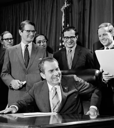 Nixon Signs a drug bill
